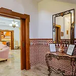 Cubo's Fina & Minigolf Included Villa Málaga
