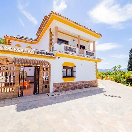 Villa Cubo's Fina & Minigolf Included