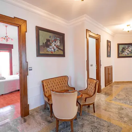 Cubo's Fina & Minigolf Included Villa
