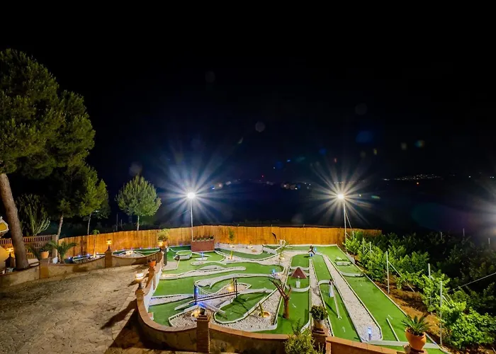 ヴィラ Cubo's Fina & Minigolf Included マラガ
